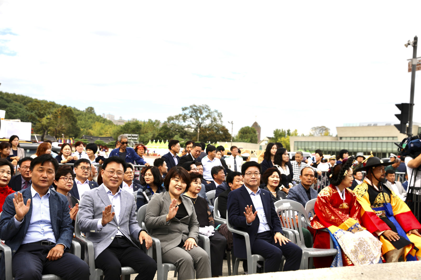 110419SouthKorea30YON.jpg